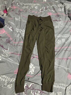 Lululemon studio joggers size 6 dark olive